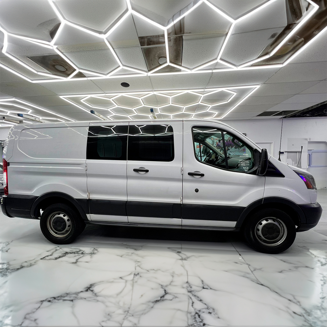 Ford Transit 150 - Imagen 4